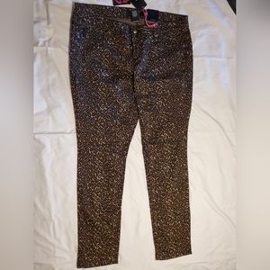 NWT - Torrid Skinny Jeans in Brown Leopard - Size 16